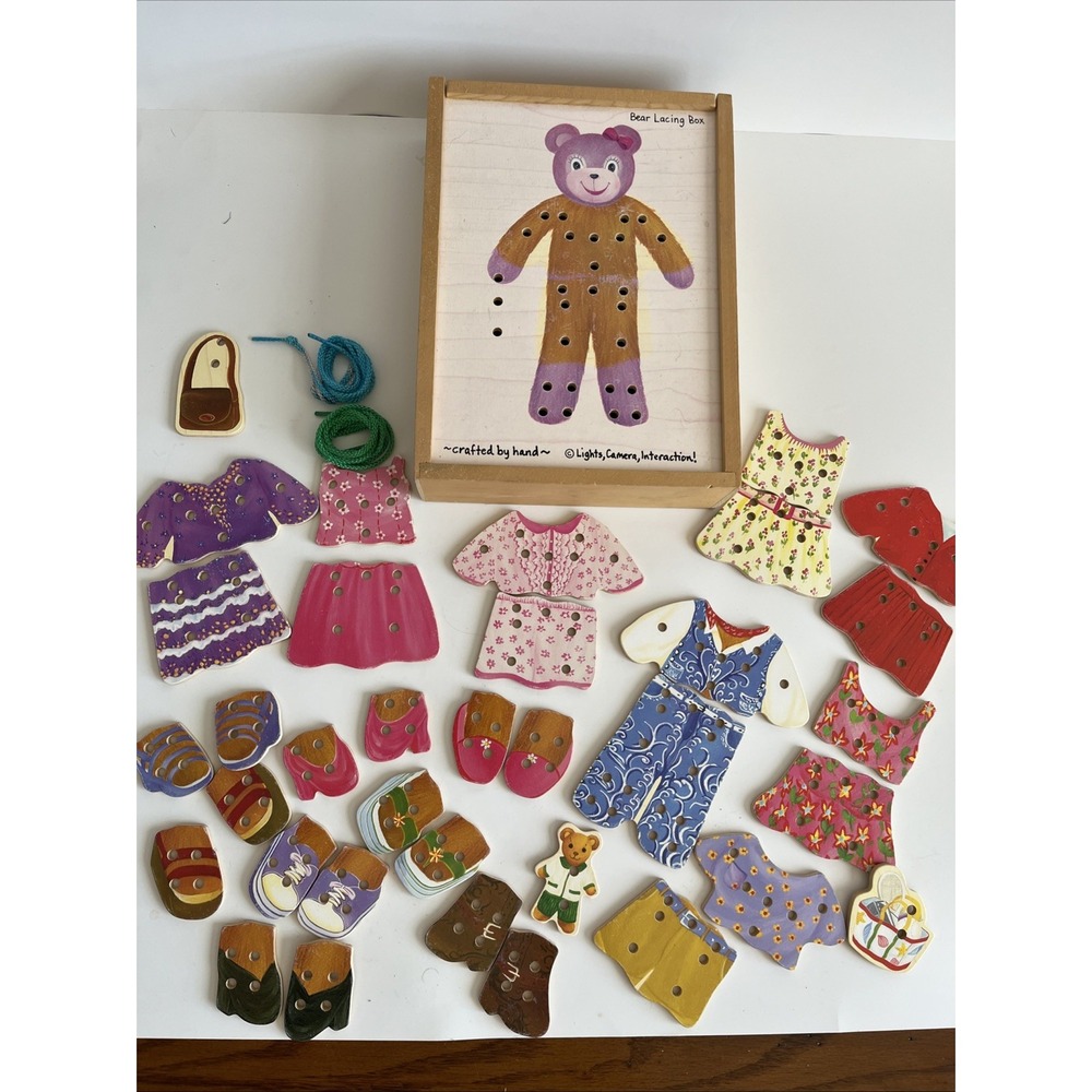 MELISSA & DOUG BEAR LACING BOX FOR FINE MOTOR SKILLS